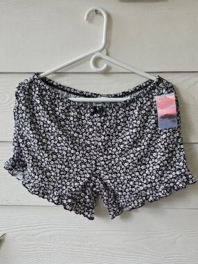 Haley & June Black and White Floral Ruffle Shorts - Tag Shown